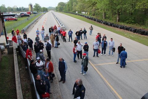 starting line crowd 480x320